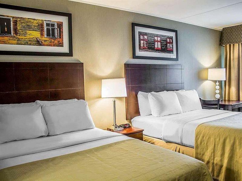 Quality Inn Кеймбридж Екстериор снимка