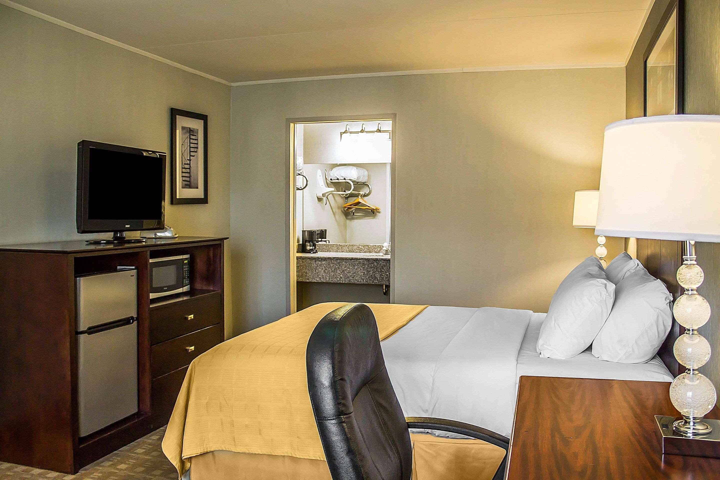 Quality Inn Кеймбридж Екстериор снимка