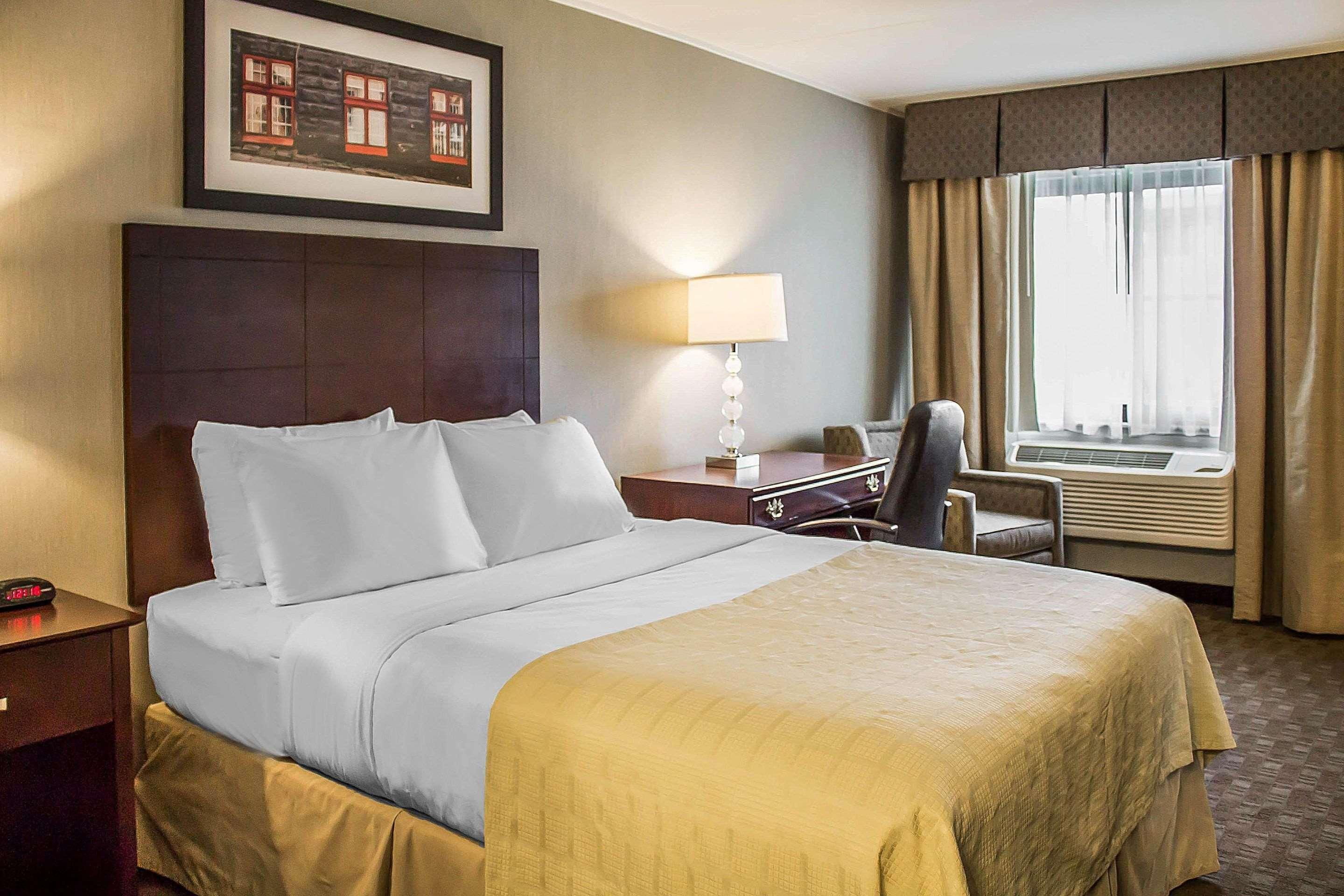 Quality Inn Кеймбридж Екстериор снимка