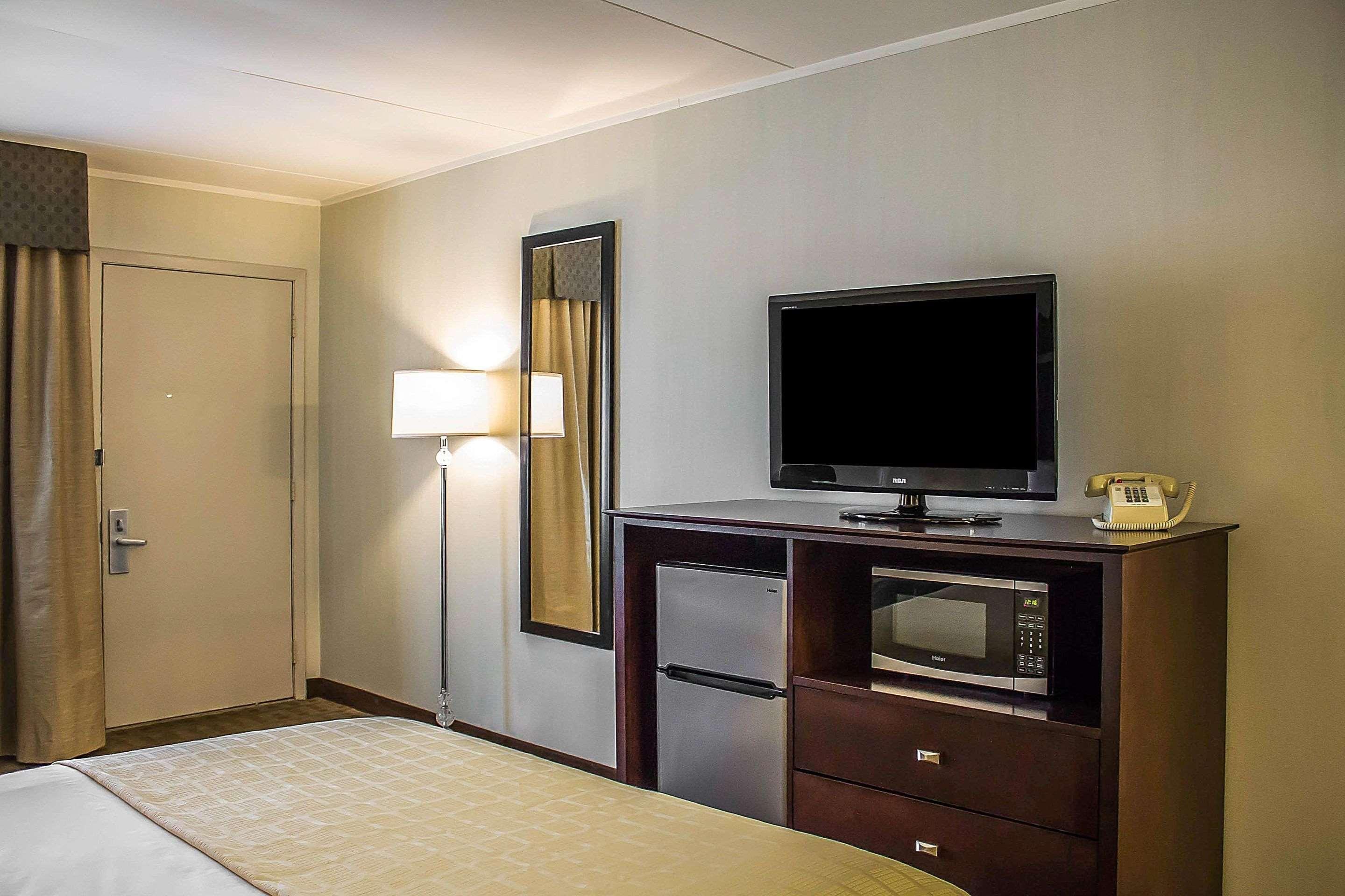 Quality Inn Кеймбридж Екстериор снимка