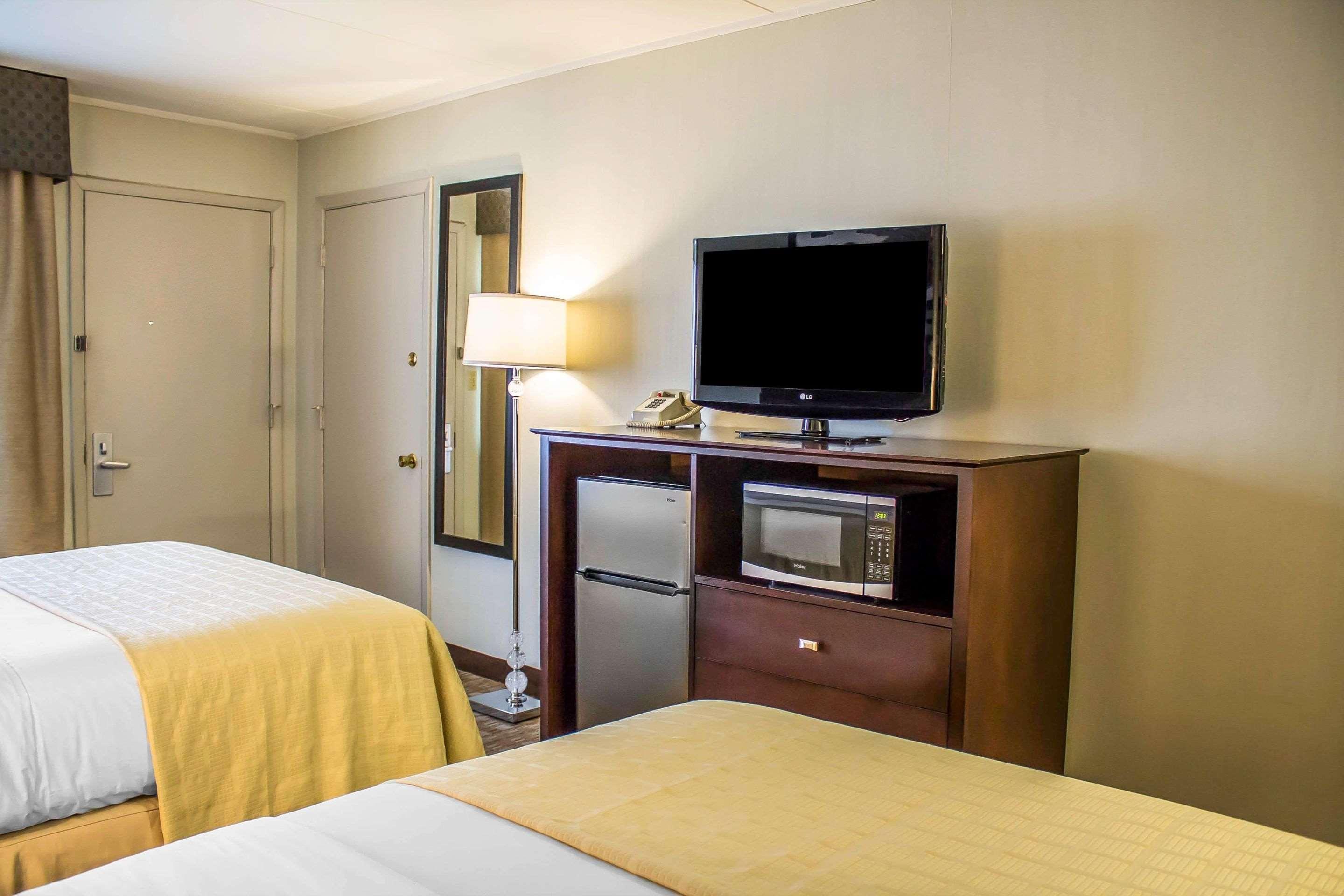 Quality Inn Кеймбридж Екстериор снимка