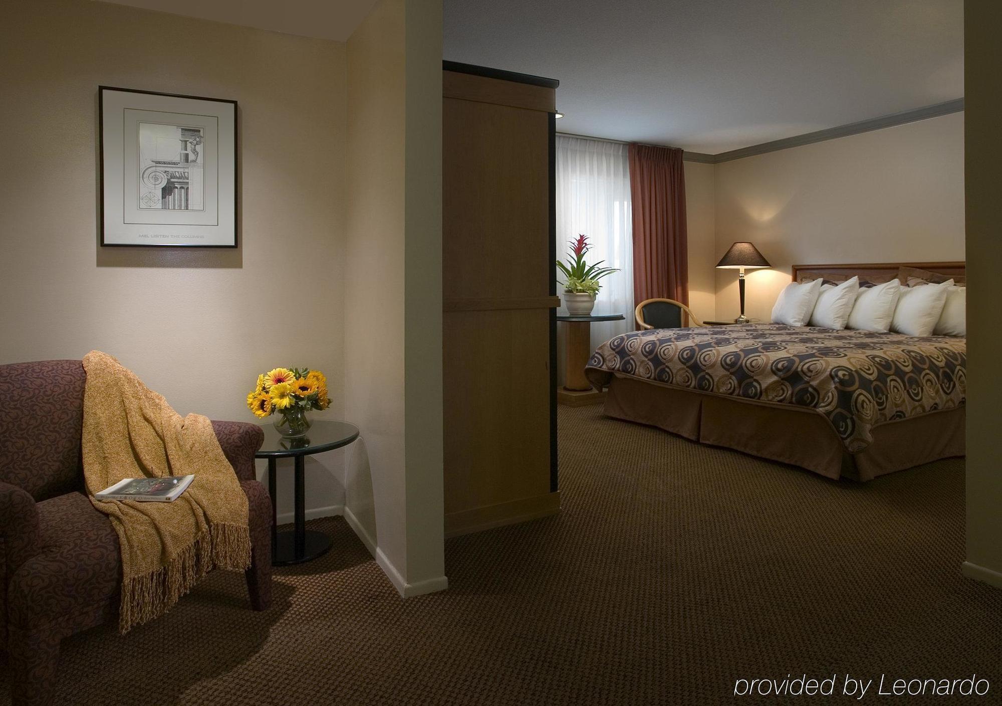 Quality Inn Кеймбридж Стая снимка