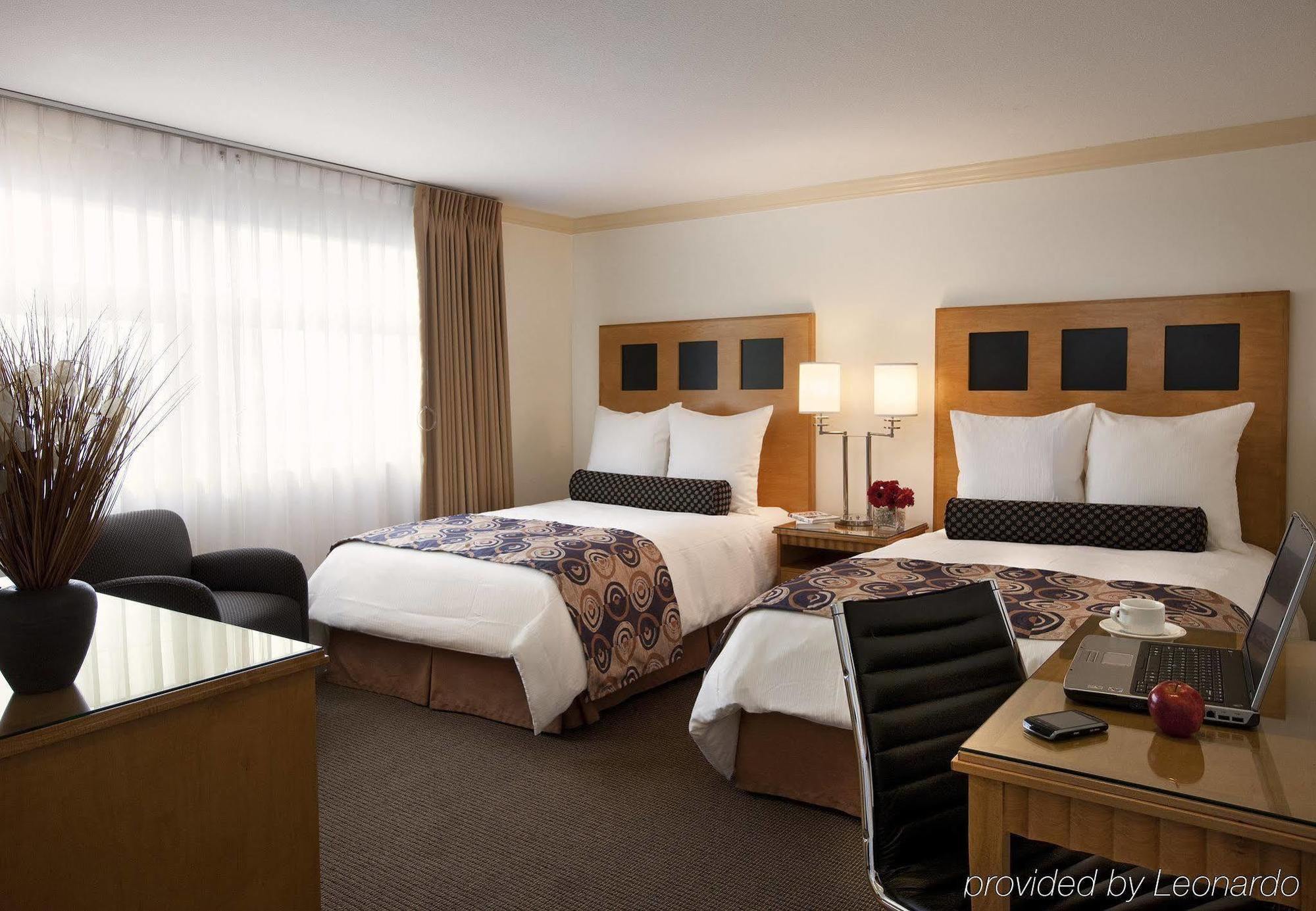 Quality Inn Кеймбридж Стая снимка
